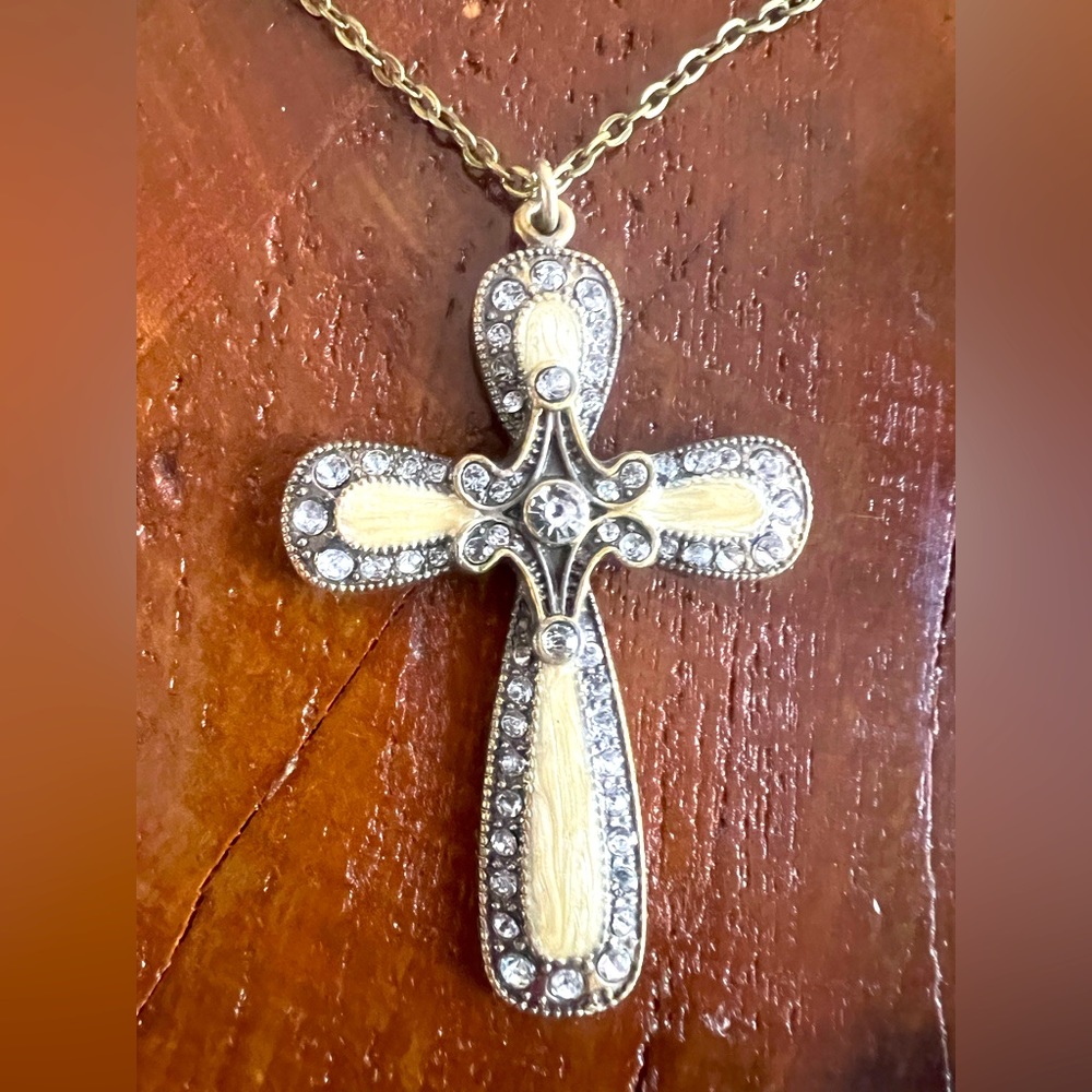 Necklace - Picture 2 of 9